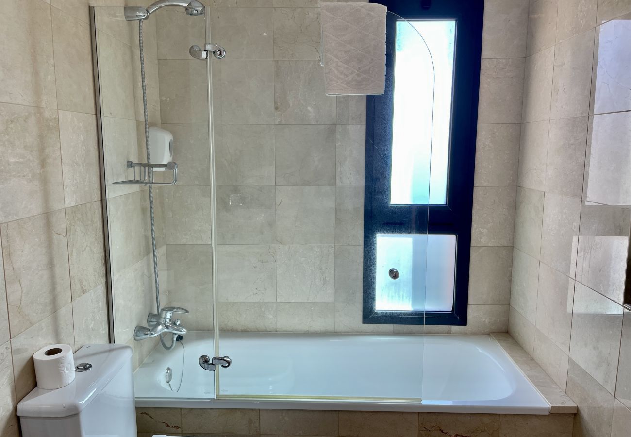 Villa a San Bartolomé de Tirajana - HomeForGuest Villa a Salobre Golf 5 con piscina privata e vista sul campo da golf