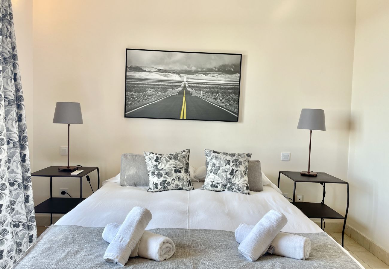 Villa a San Bartolomé de Tirajana - HomeForGuest Villa a Salobre Golf 5 con piscina privata e vista sul campo da golf