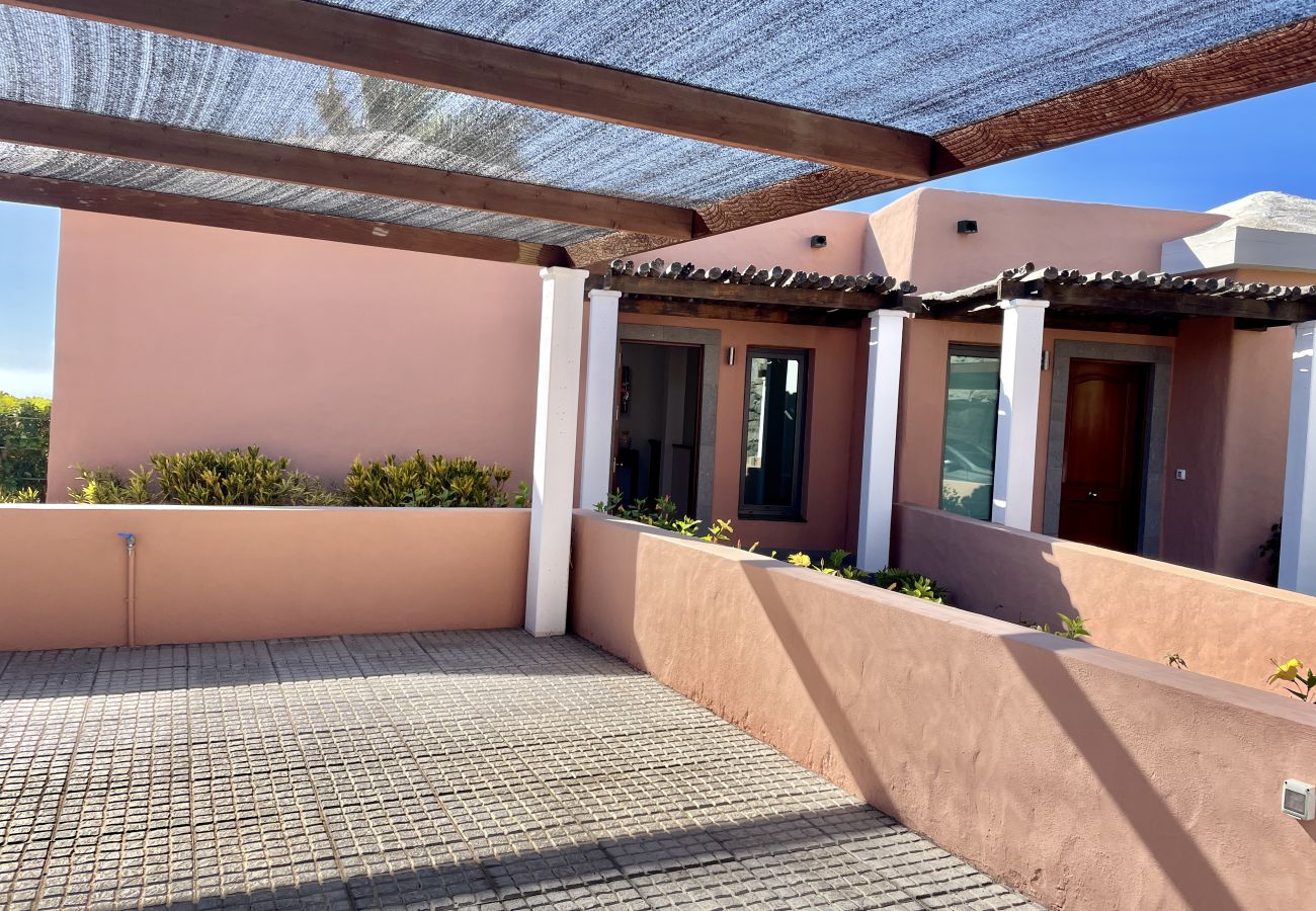 Villa a San Bartolomé de Tirajana - HomeForGuest Villa a Salobre Golf 5 con piscina privata e vista sul campo da golf