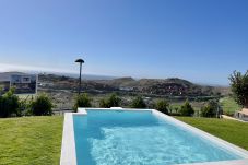 Villa a San Bartolomé de Tirajana - HomeForGuest Villa a Salobre Golf 5 con piscina privata e vista sul campo da golf
