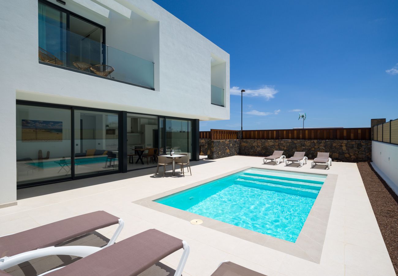 Villa a Corralejo -  Villa Deluxe Las Calderas 01 with private pool