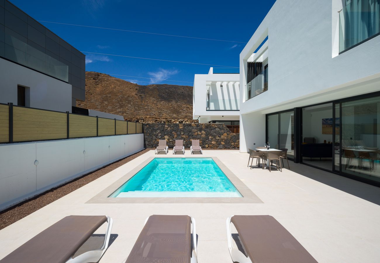 Villa a Corralejo -  Villa Deluxe Las Calderas 01 with private pool
