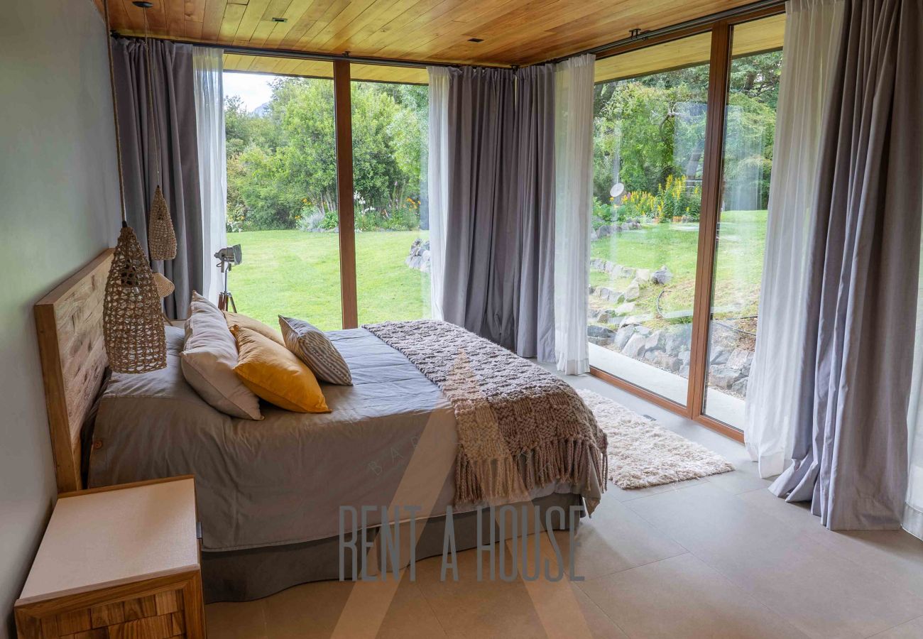 Casa a San Carlos de Bariloche - Espectacular casa de una planta ubicada en Arelauquen