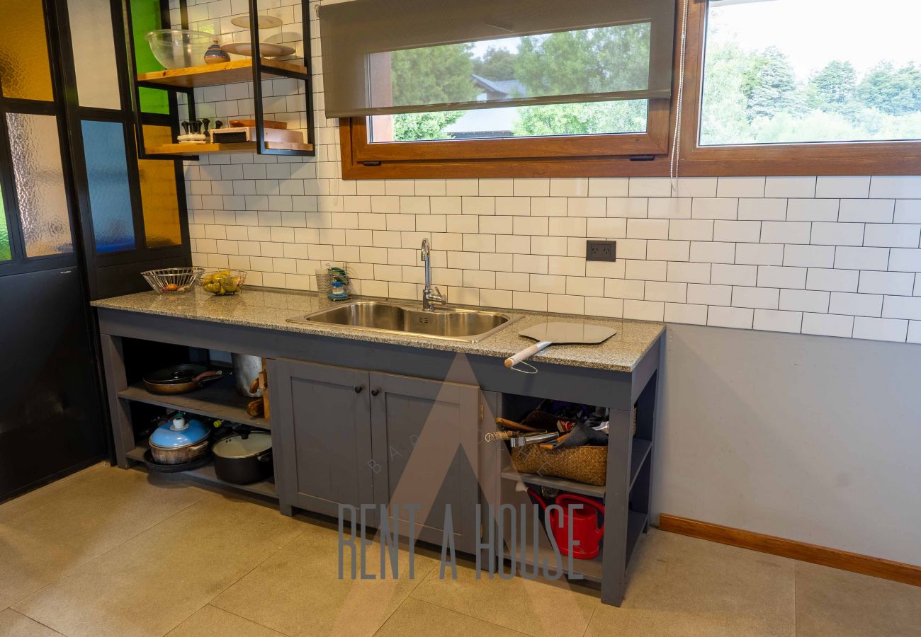 Casa a San Carlos de Bariloche - Espectacular casa de una planta ubicada en Arelauquen