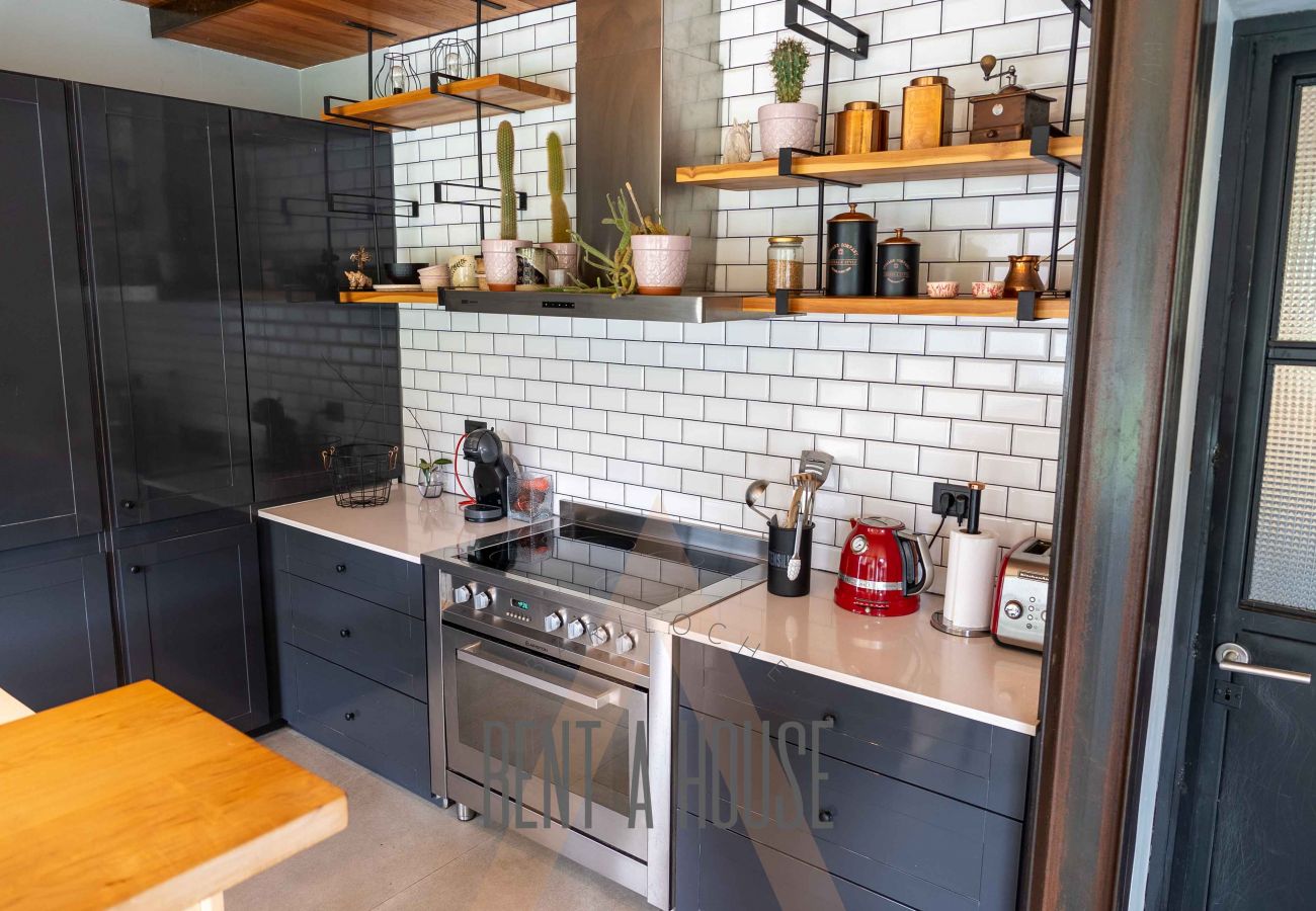 Casa a San Carlos de Bariloche - Espectacular casa de una planta ubicada en Arelauquen