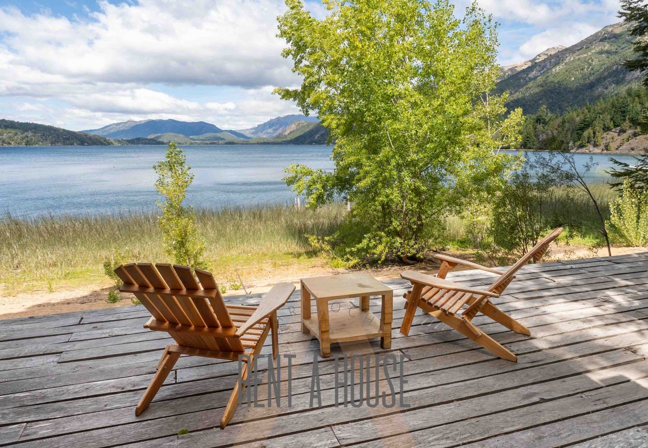 Casa a San Carlos de Bariloche - Espectacular casa sobre Lago Moreno ubicada en un lote de 7 hectáreas.