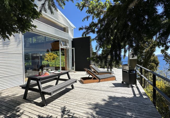 Casa a San Carlos de Bariloche - CÁLIDA CASA CON DECK PANORÁMICO Y COSTA DE LAGO
