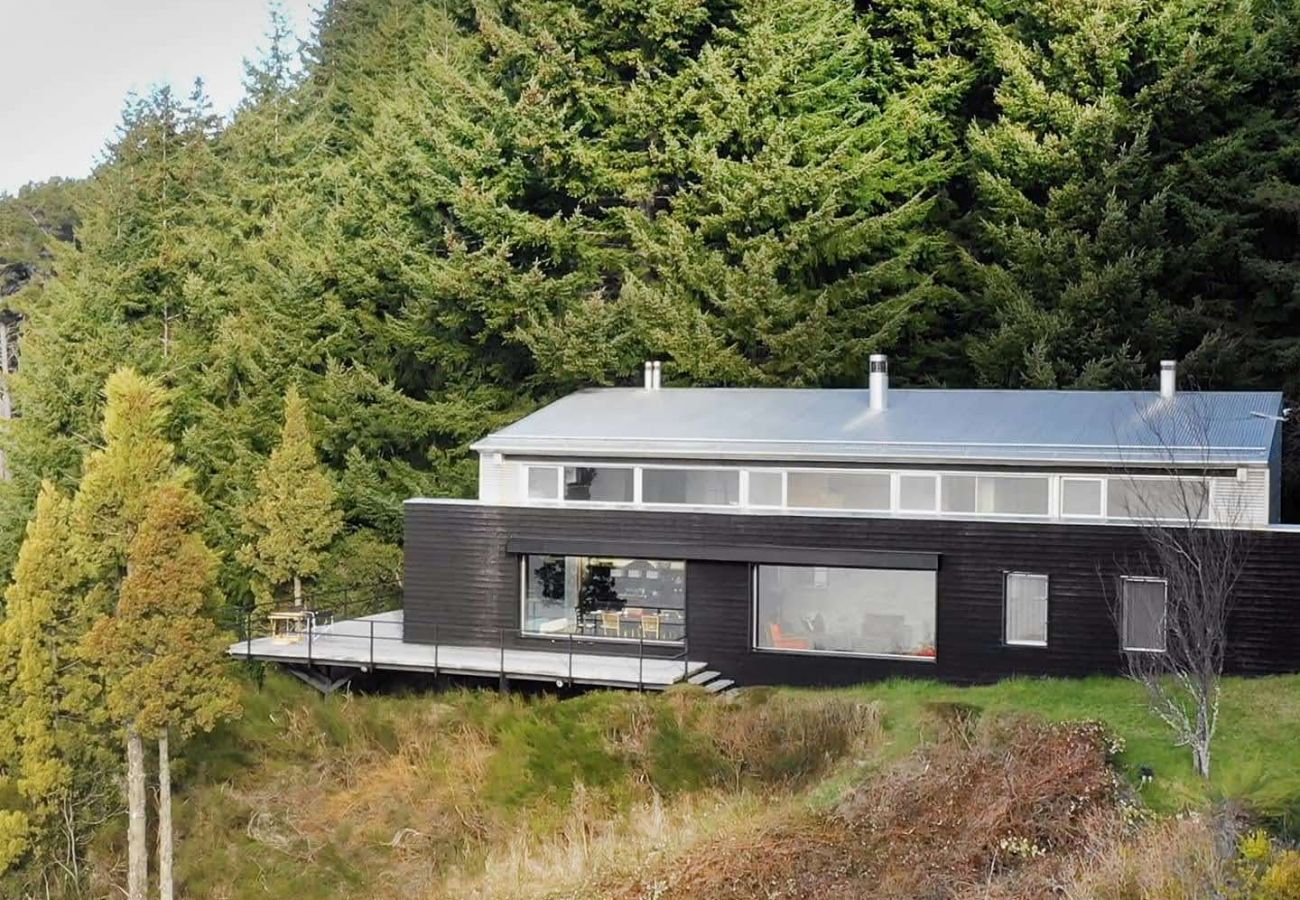 Casa a San Carlos de Bariloche - CÁLIDA CASA CON DECK PANORÁMICO Y COSTA DE LAGO