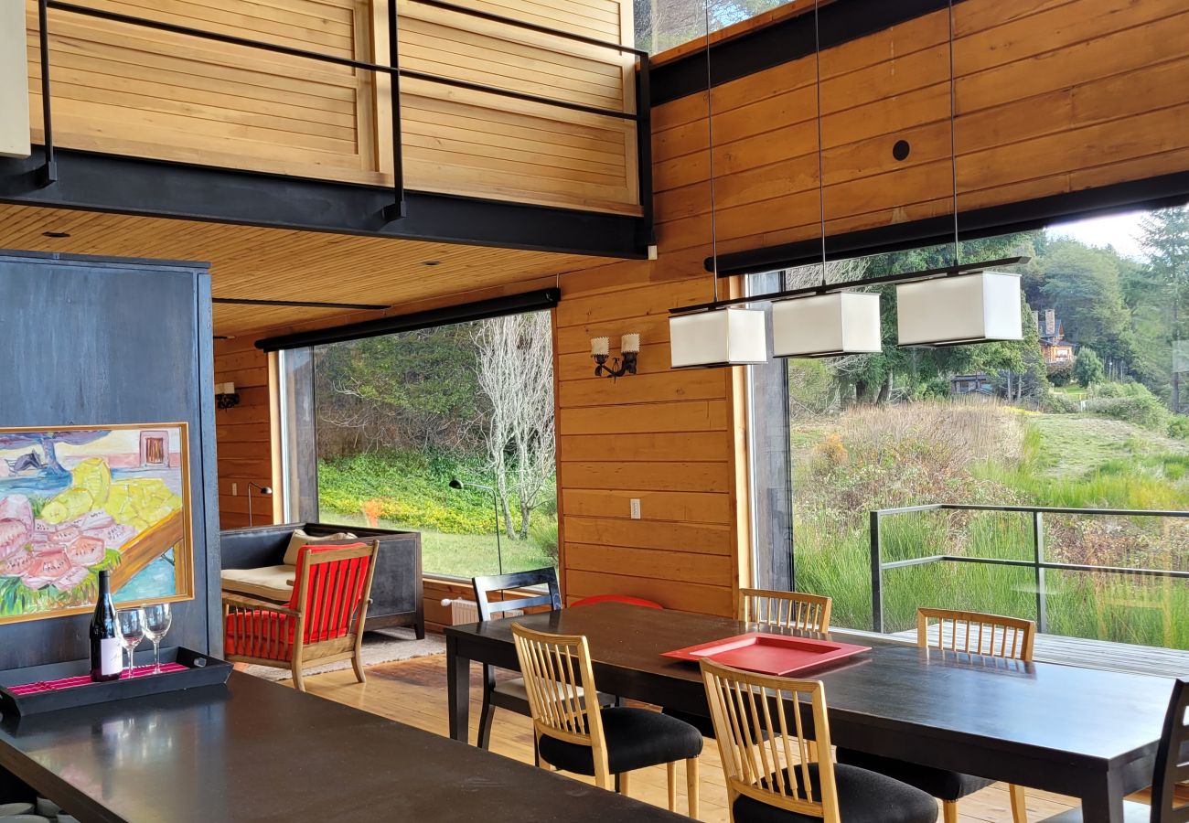 Casa a San Carlos de Bariloche - CÁLIDA CASA CON DECK PANORÁMICO Y COSTA DE LAGO