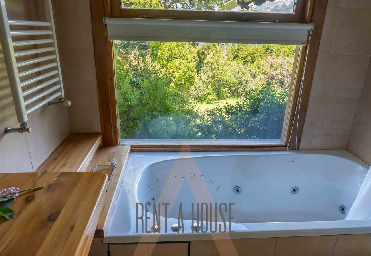 Casa a San Carlos de Bariloche - CALIDA CASA EN ARELAUQUEN CON ESPECTACULAR VISTA AL CATEDRAL Y AL LAGO 