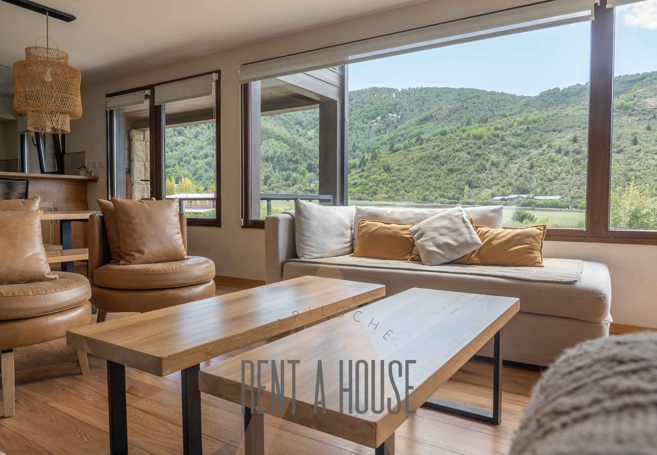Appartamento a San Carlos de Bariloche - Departamento luminoso y moderno en Arelauquen, con vista a las montañas y cancha de polo