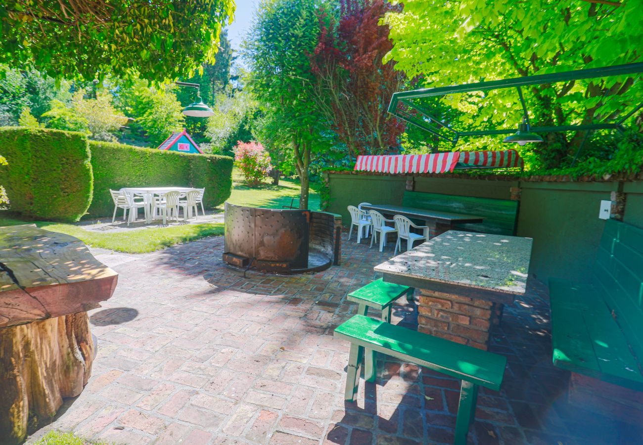 Casa a San Carlos de Bariloche - HUAPI08C Lindísima casa de una planta con costa sobre el Lago Nahuel Huapi