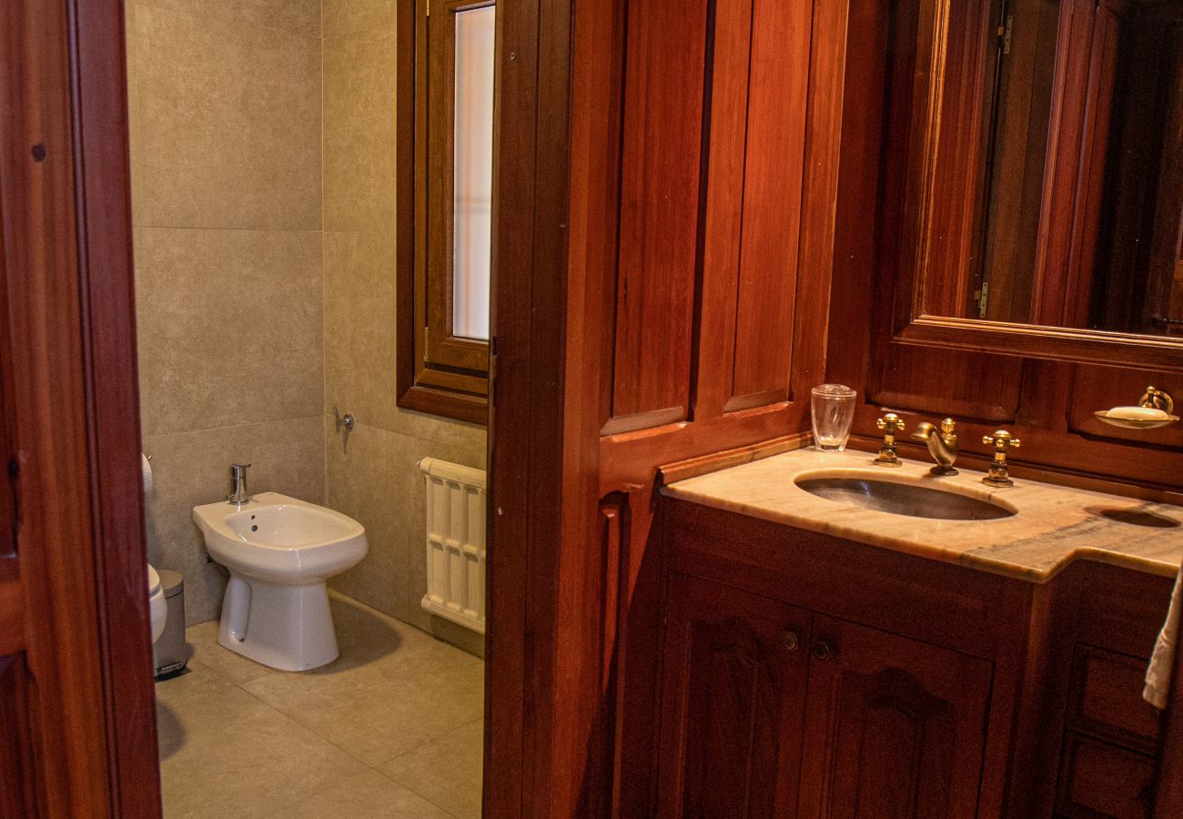 Casa a San Carlos de Bariloche - HUAPI08C Lindísima casa de una planta con costa sobre el Lago Nahuel Huapi