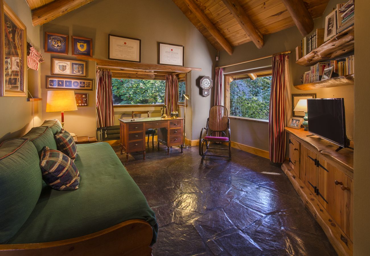 Casa a San Carlos de Bariloche - HUAPI17 Espectacular casa con amplio jardín y costa con muelle sobre el Lago Nahuel Huapi