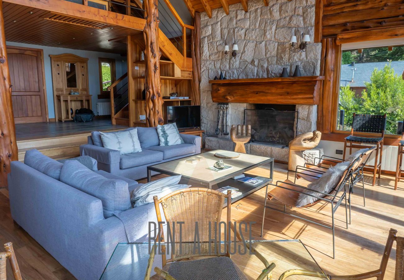 Casa a San Carlos de Bariloche - VENAH02 Espectacular casa con costa y vista al lago desde todos los ambientes.