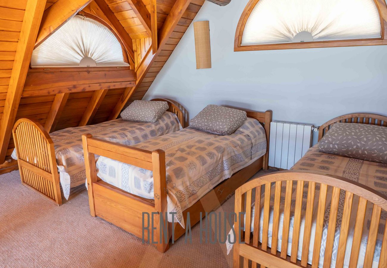 Casa a San Carlos de Bariloche - VENAH02 Espectacular casa con costa y vista al lago desde todos los ambientes.