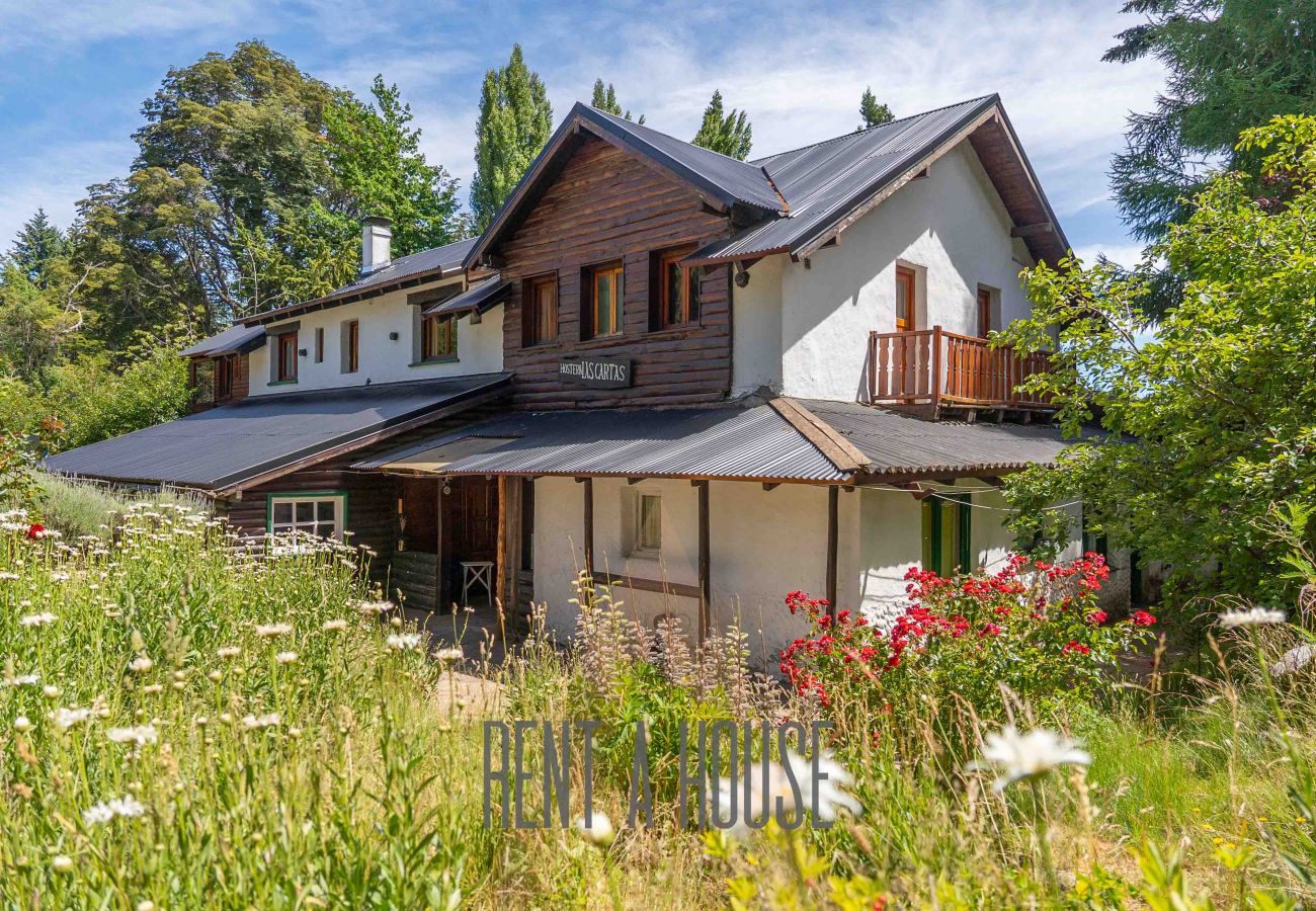 Casa a San Carlos de Bariloche - HUAPI27 Cálida casona en Circuito Chico con gran jardín y acceso a la playa