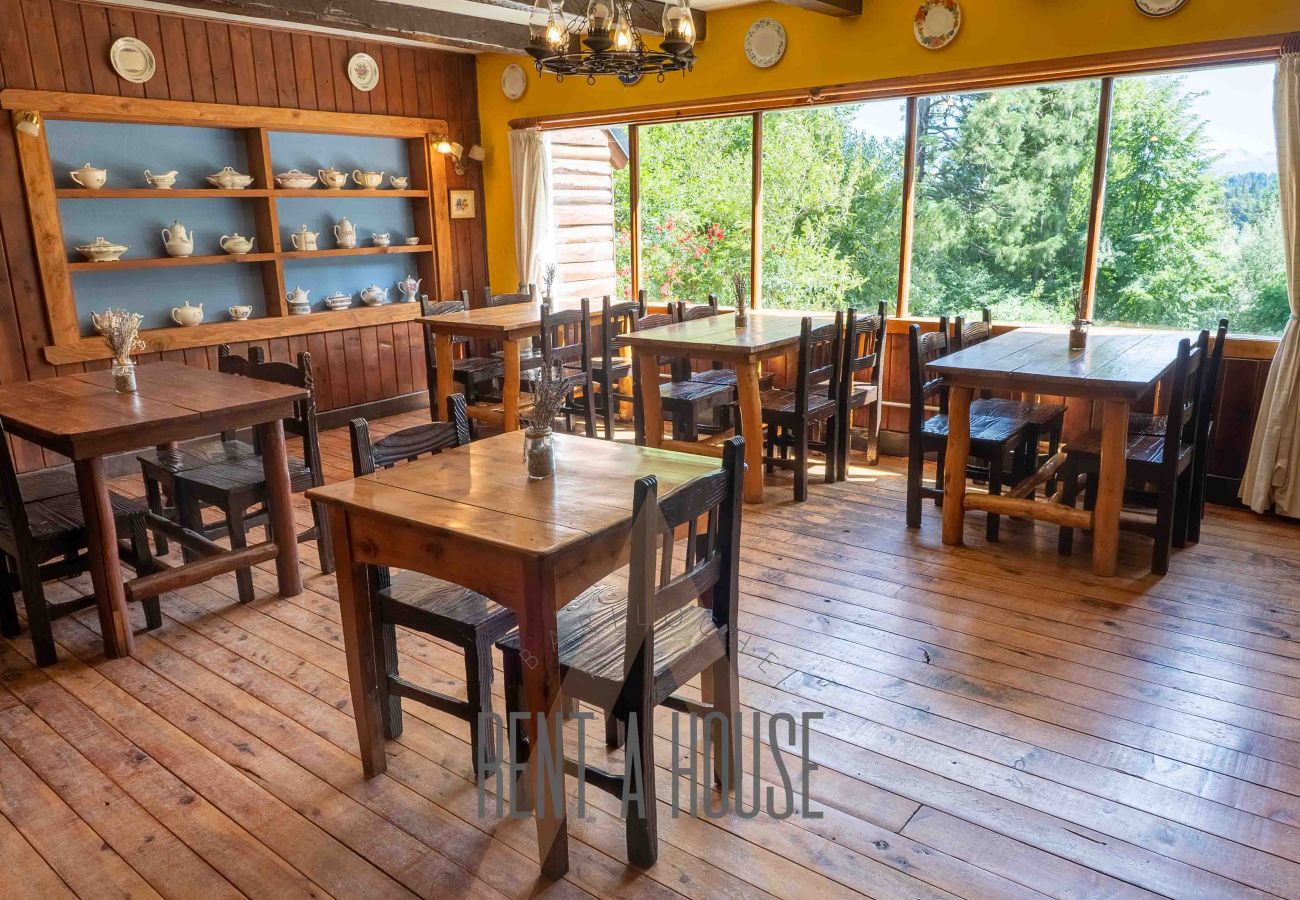 Casa a San Carlos de Bariloche - HUAPI27 Cálida casona en Circuito Chico con gran jardín y acceso a la playa
