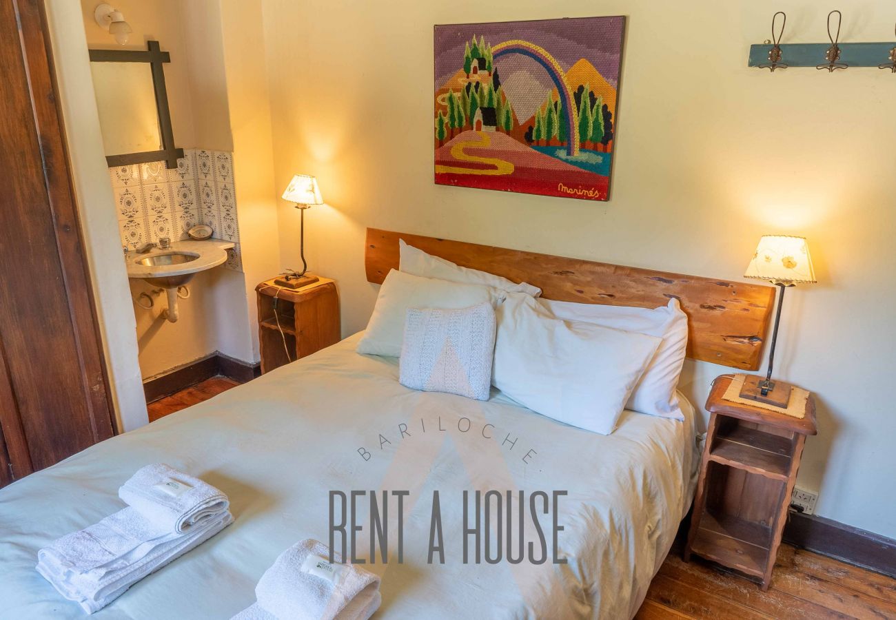 Casa a San Carlos de Bariloche - HUAPI27 Cálida casona en Circuito Chico con gran jardín y acceso a la playa