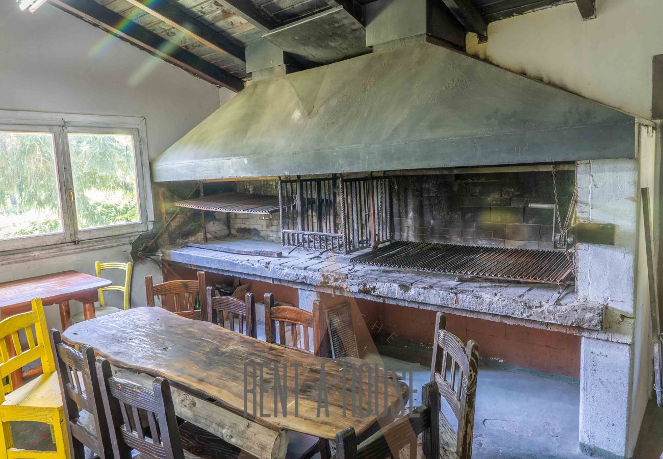 Casa a San Carlos de Bariloche - HUAPI27 Cálida casona en Circuito Chico con gran jardín y acceso a la playa