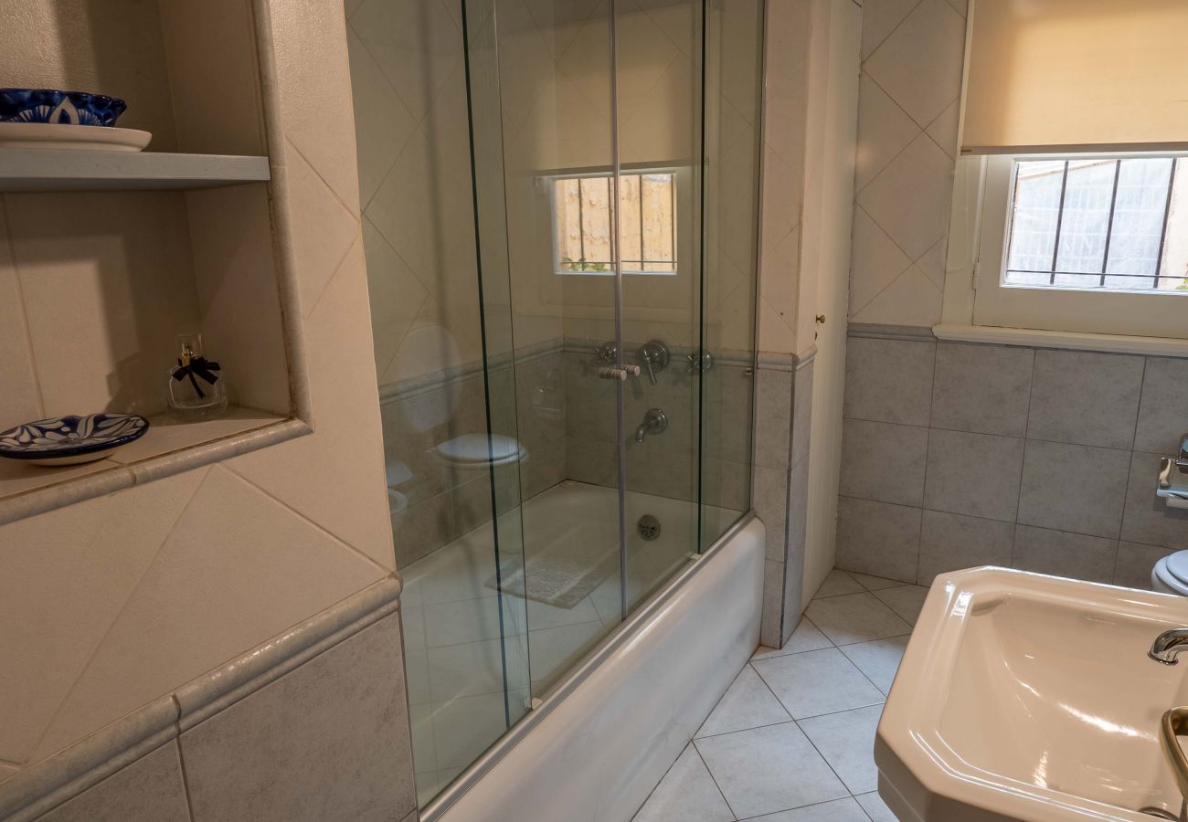 Casa a San Carlos de Bariloche - HUAPI02C- CASA CON COSTA A ORILLAS DEL LAGO NAHUEL HUAPI