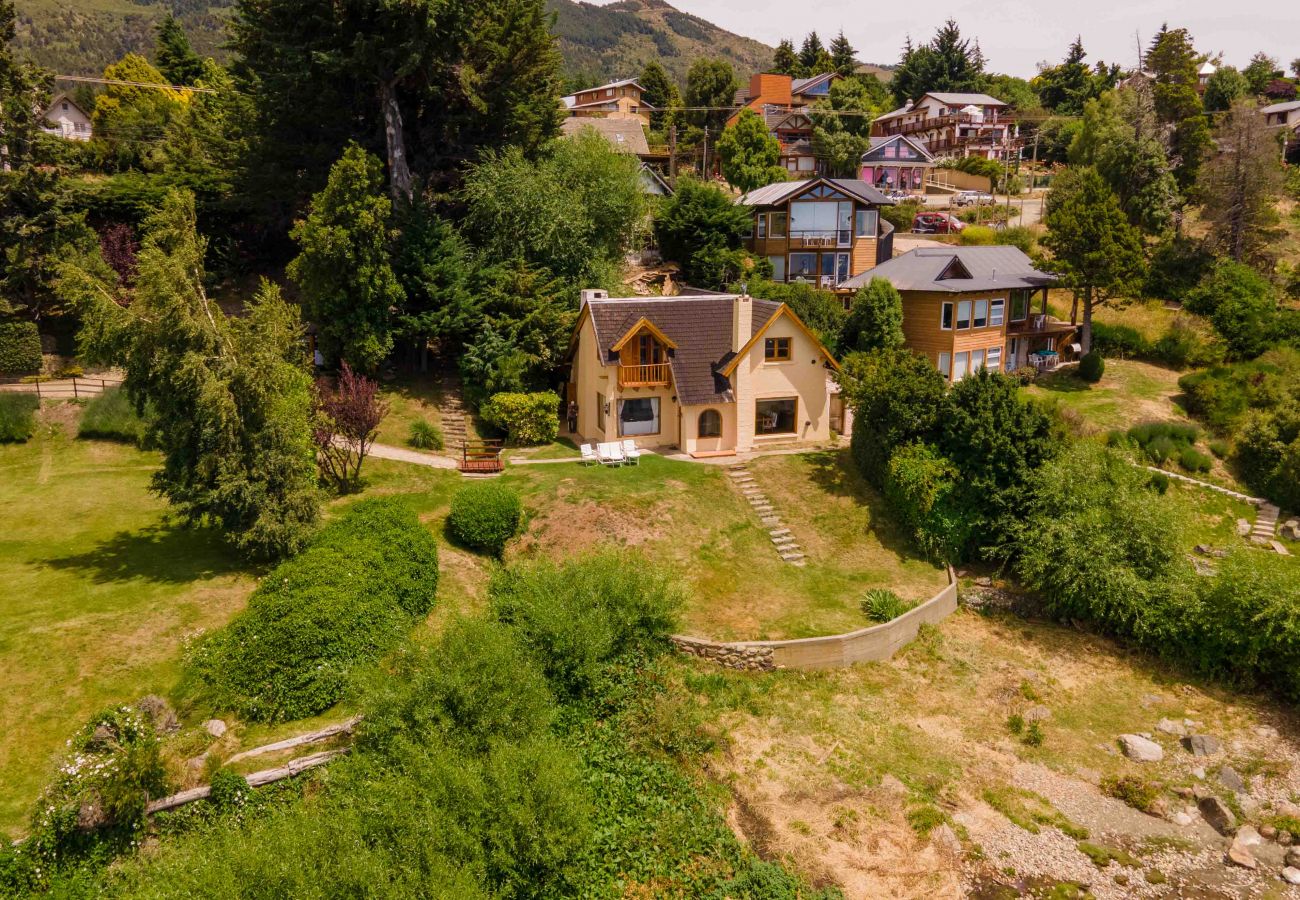 Casa a San Carlos de Bariloche - HUAPI02C- CASA CON COSTA A ORILLAS DEL LAGO NAHUEL HUAPI