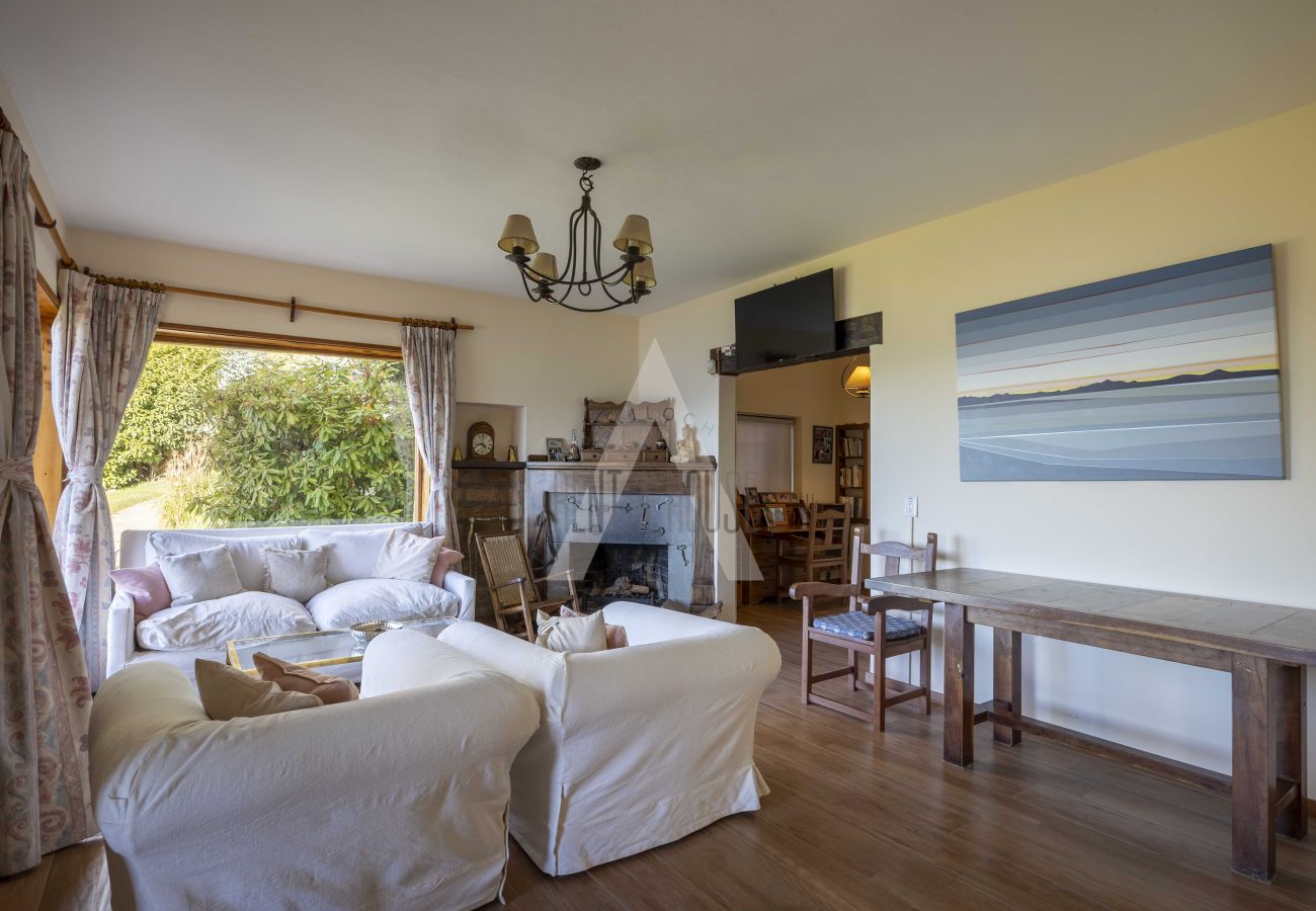 Casa a San Carlos de Bariloche - HUAPI02C- CASA CON COSTA A ORILLAS DEL LAGO NAHUEL HUAPI