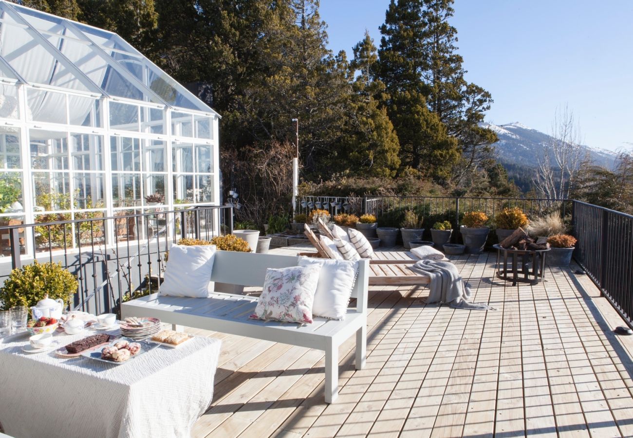 Casa a San Carlos de Bariloche - VIEW10 TREMENDA CASA EN BARILOCHE + VISTA AL LAGO + HOT TUB