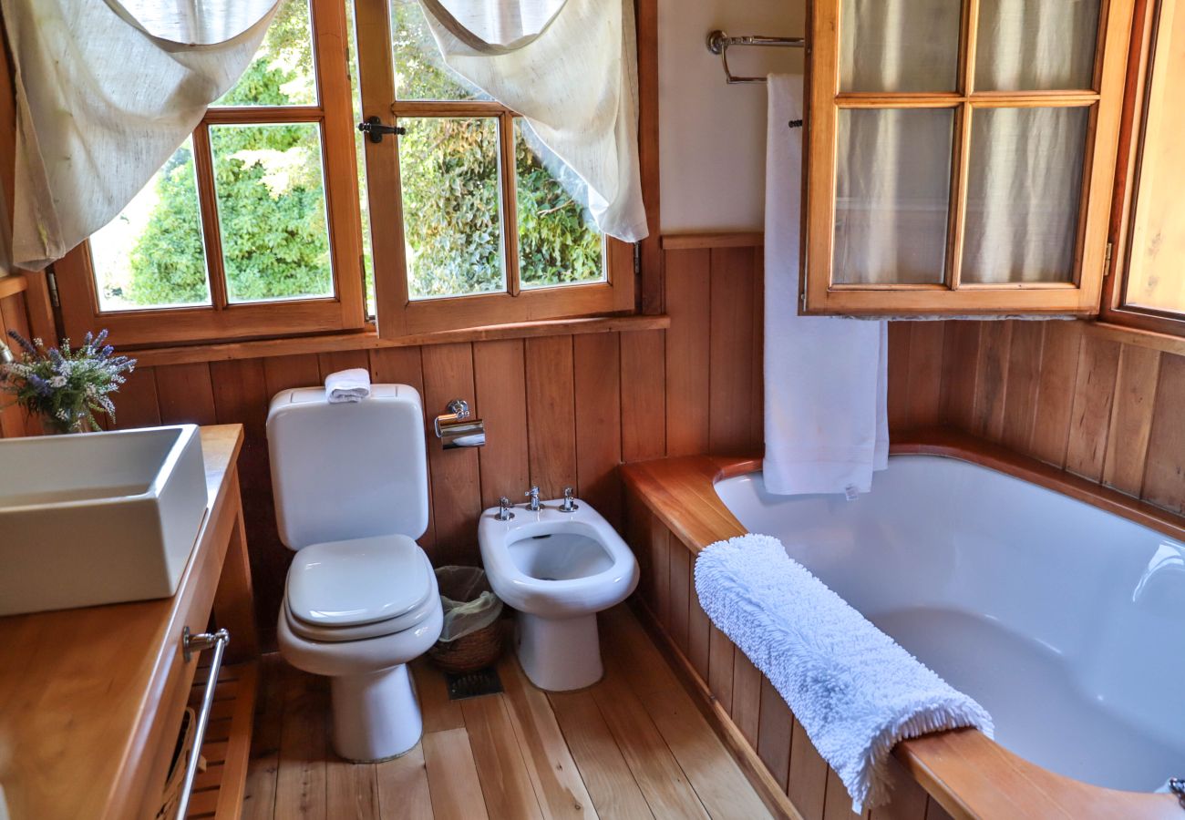 Casa a San Carlos de Bariloche - MORE16C Lujo y calidez en LLao LLao s/ Morenito + Jacuzzi