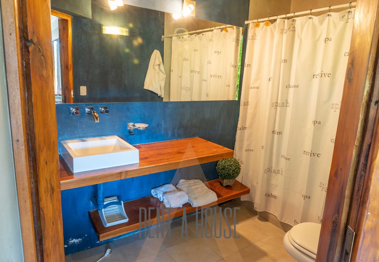 Casa a San Carlos de Bariloche - MORE01C ESPECTACULAR CASA A ORILLAS DEL LAGO MORENO CON PILETA CLIMATIZADA