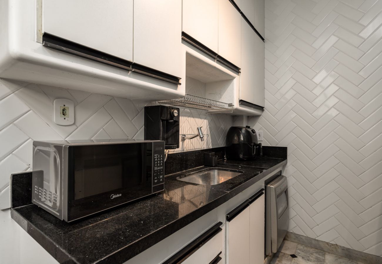 Appartamento a Rio de Janeiro - Vista lateral para o mar a 2 minutos da praia | FMS601