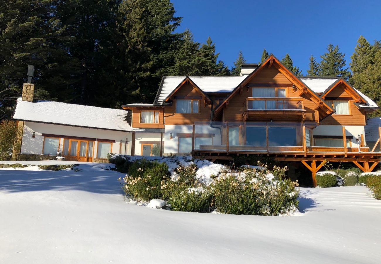 Casa a San Carlos de Bariloche - ESPECTACULAR CASA EN LLAO LLAO - COSTA DE LAGO, CANCHA DE TENIS Y JACUZZI