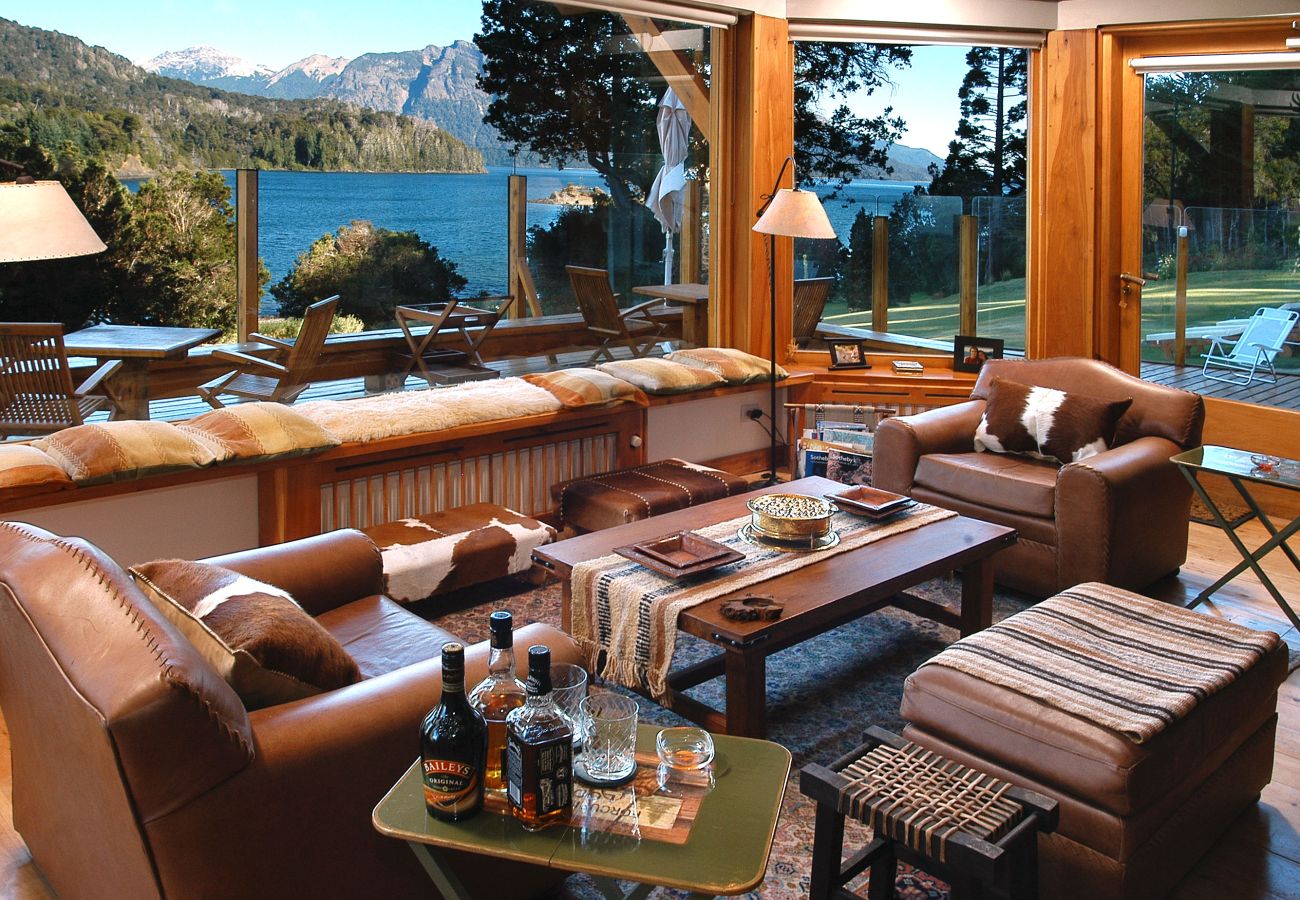Casa a San Carlos de Bariloche - ESPECTACULAR CASA EN LLAO LLAO - COSTA DE LAGO, CANCHA DE TENIS Y JACUZZI