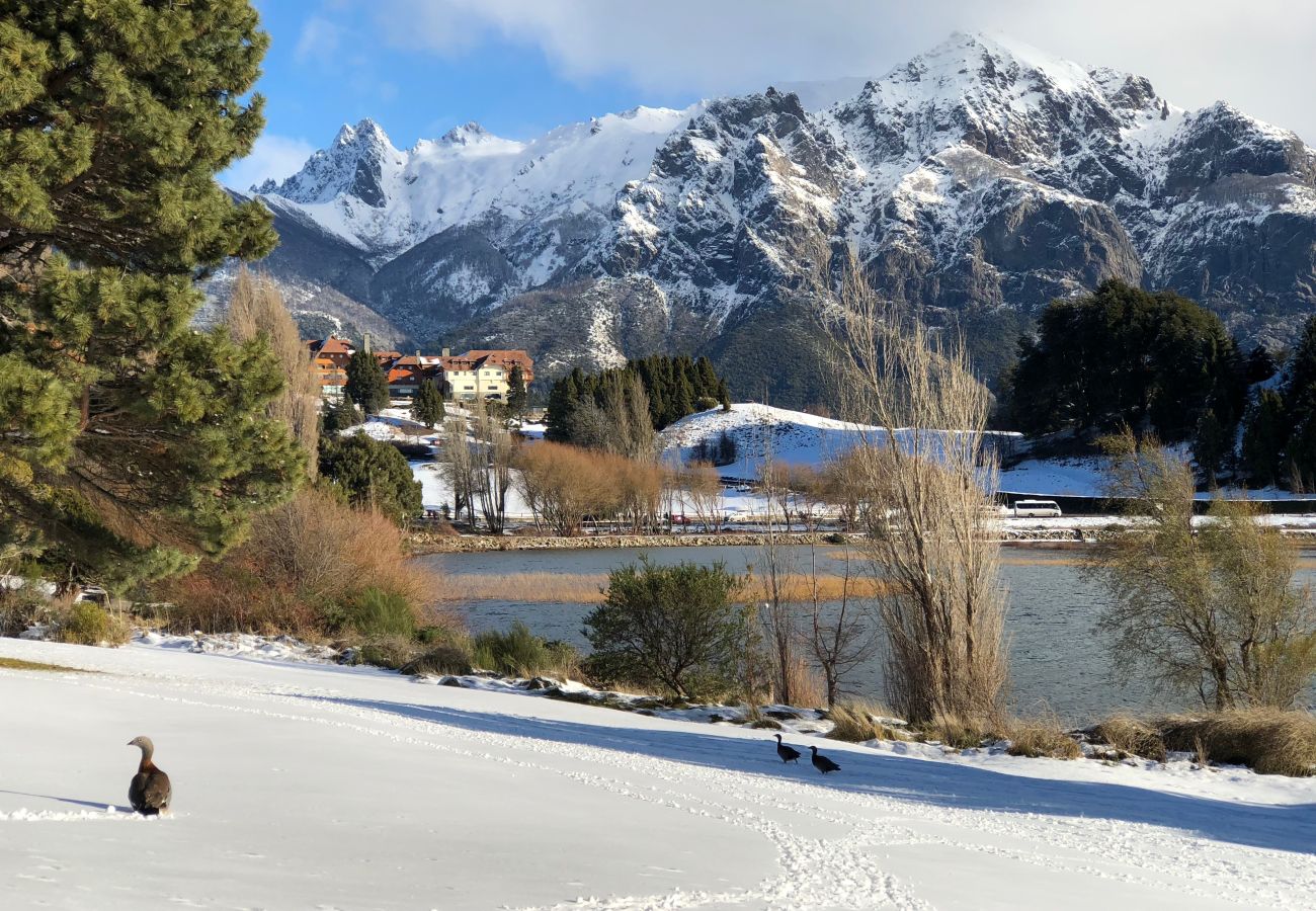 Casa a San Carlos de Bariloche - ESPECTACULAR CASA EN LLAO LLAO - COSTA DE LAGO, CANCHA DE TENIS Y JACUZZI