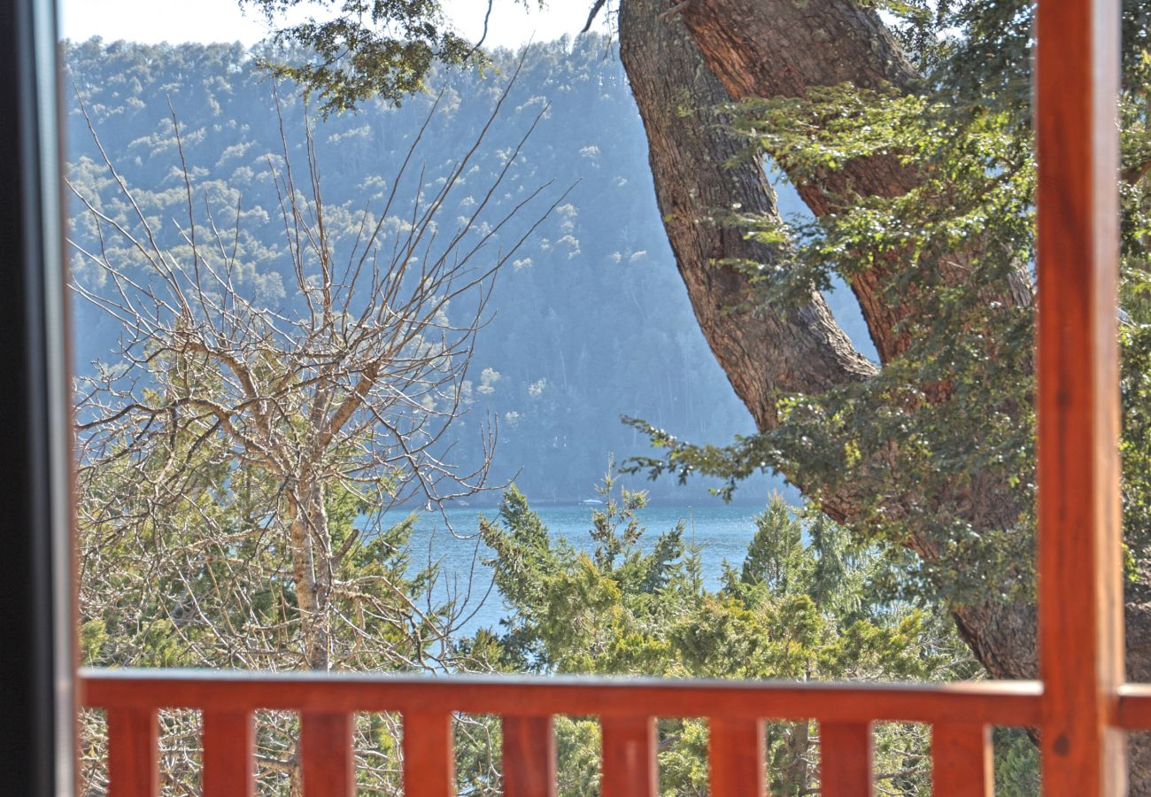 Baita a San Carlos de Bariloche - HUAPI11C Un refugio en plena naturaleza con costa de lago