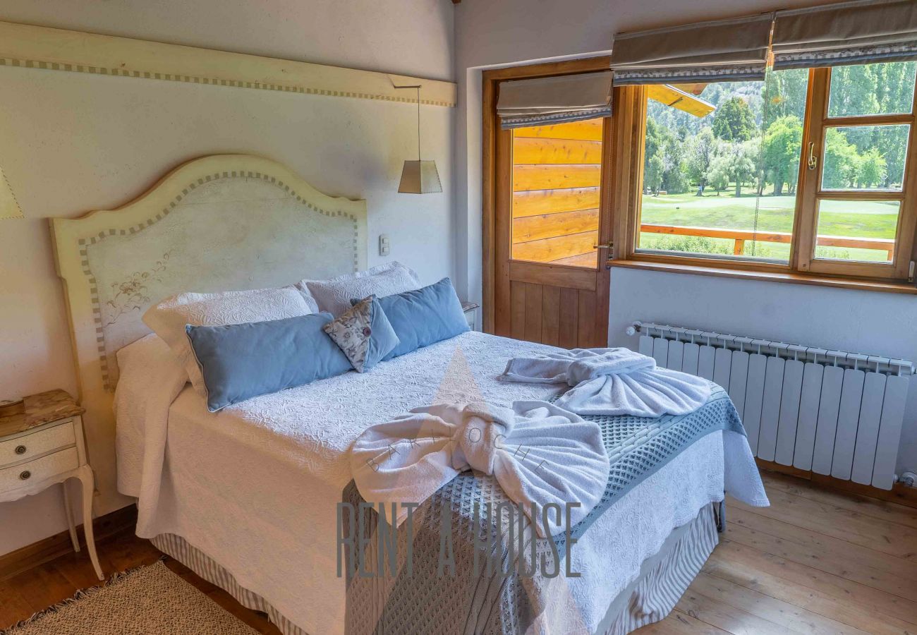 Casa a San Carlos de Bariloche - DIVINA CASA SOBRE CANCHA GOLF