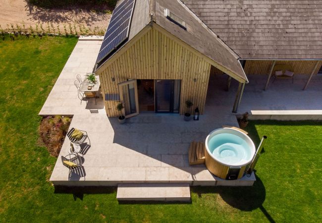 Casa a Shaldon - Sunnybrook - Carbon Neutral, Woodfired Hottub, near beach Casa a Shaldon - Sunnybrook - Carbon Neutral, Woodfired Hottub, near beach