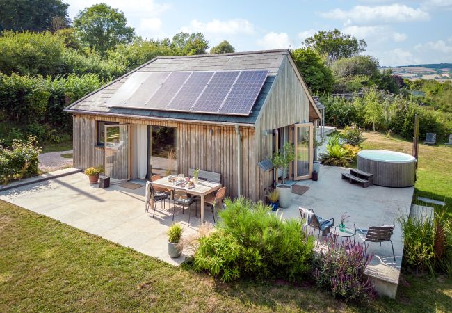 Casa a Shaldon - Sunnybrook - Carbon Neutral, Woodfired Hottub, near beach Casa a Shaldon - Sunnybrook - Carbon Neutral, Woodfired Hottub, near beach