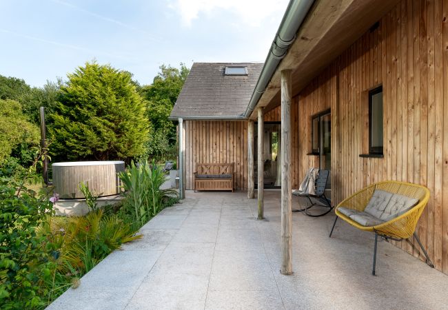 Casa a Shaldon - Sunnybrook - Carbon Neutral, Woodfired Hottub, near beach Casa a Shaldon - Sunnybrook - Carbon Neutral, Woodfired Hottub, near beach