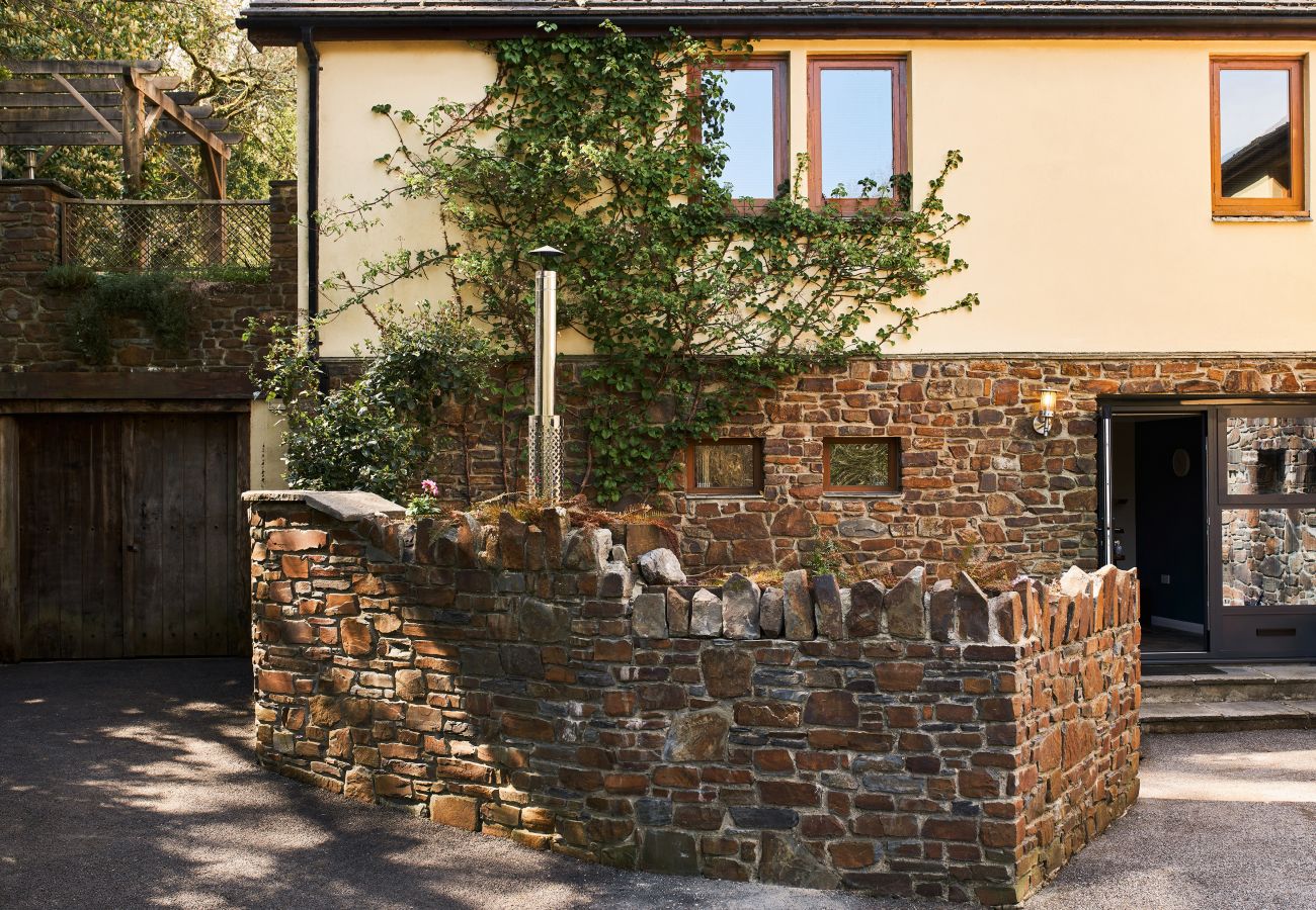 Appartamento a Lower Ashton - Swallows End – Romantic Dartmoor Retreat with Hot Tub & Indoor Pool