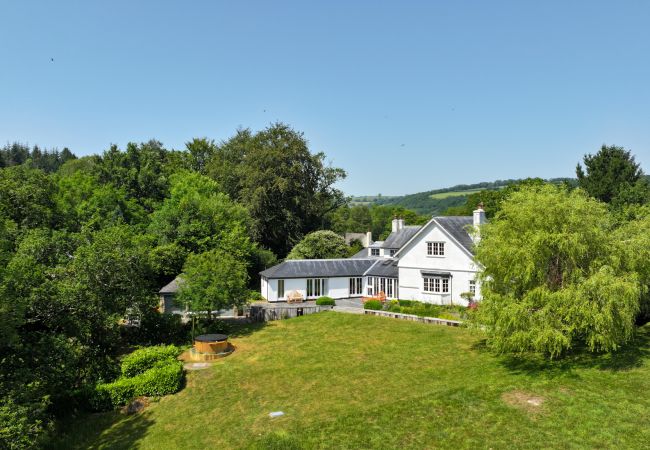 Casa a Lustleigh - Higher Mapstone – Luxury Dartmoor Retreat with Hot Tub, Speactular Views and Games Barn