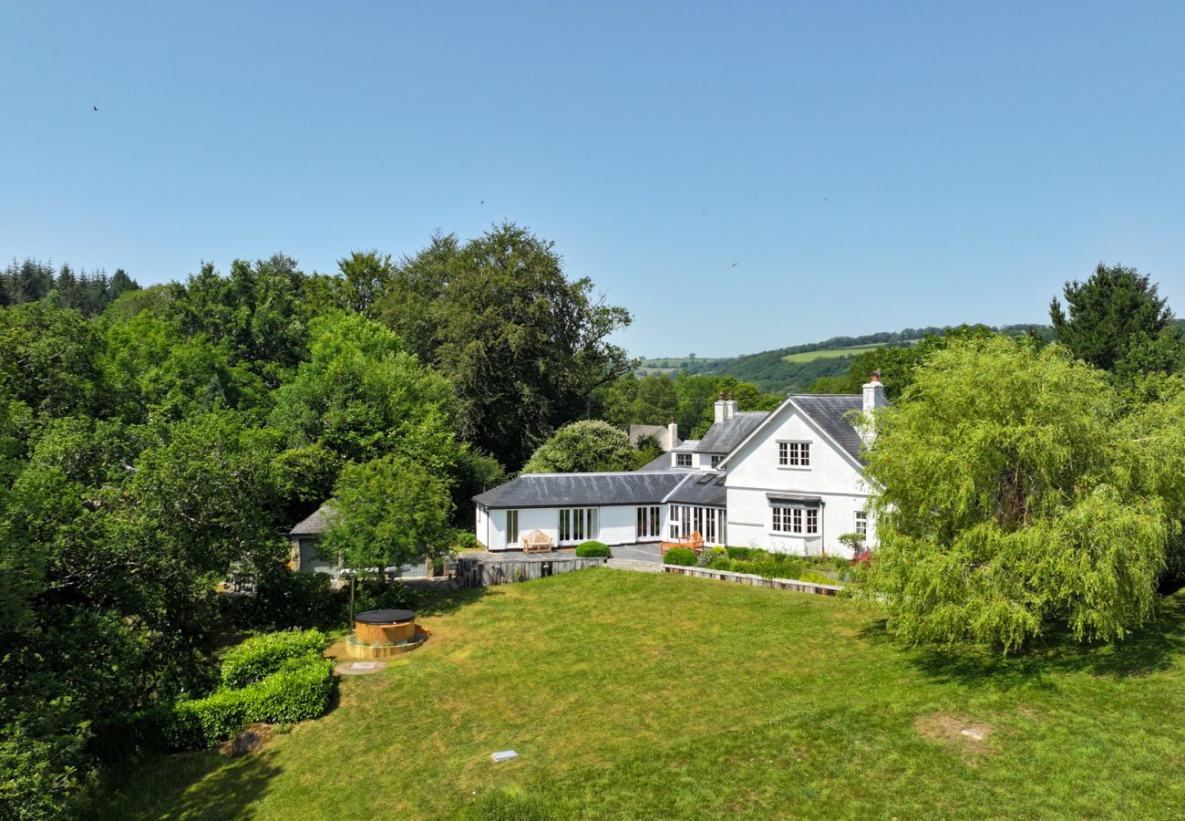 Casa a Lustleigh - Higher Mapstone – Luxury Dartmoor Retreat with Hot Tub, Speactular Views and Games Barn