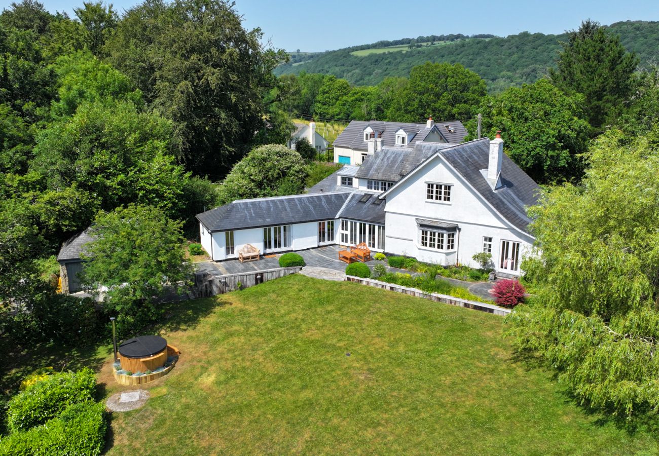 Casa a Lustleigh - Higher Mapstone – Luxury Dartmoor Retreat with Hot Tub, Speactular Views and Games Barn