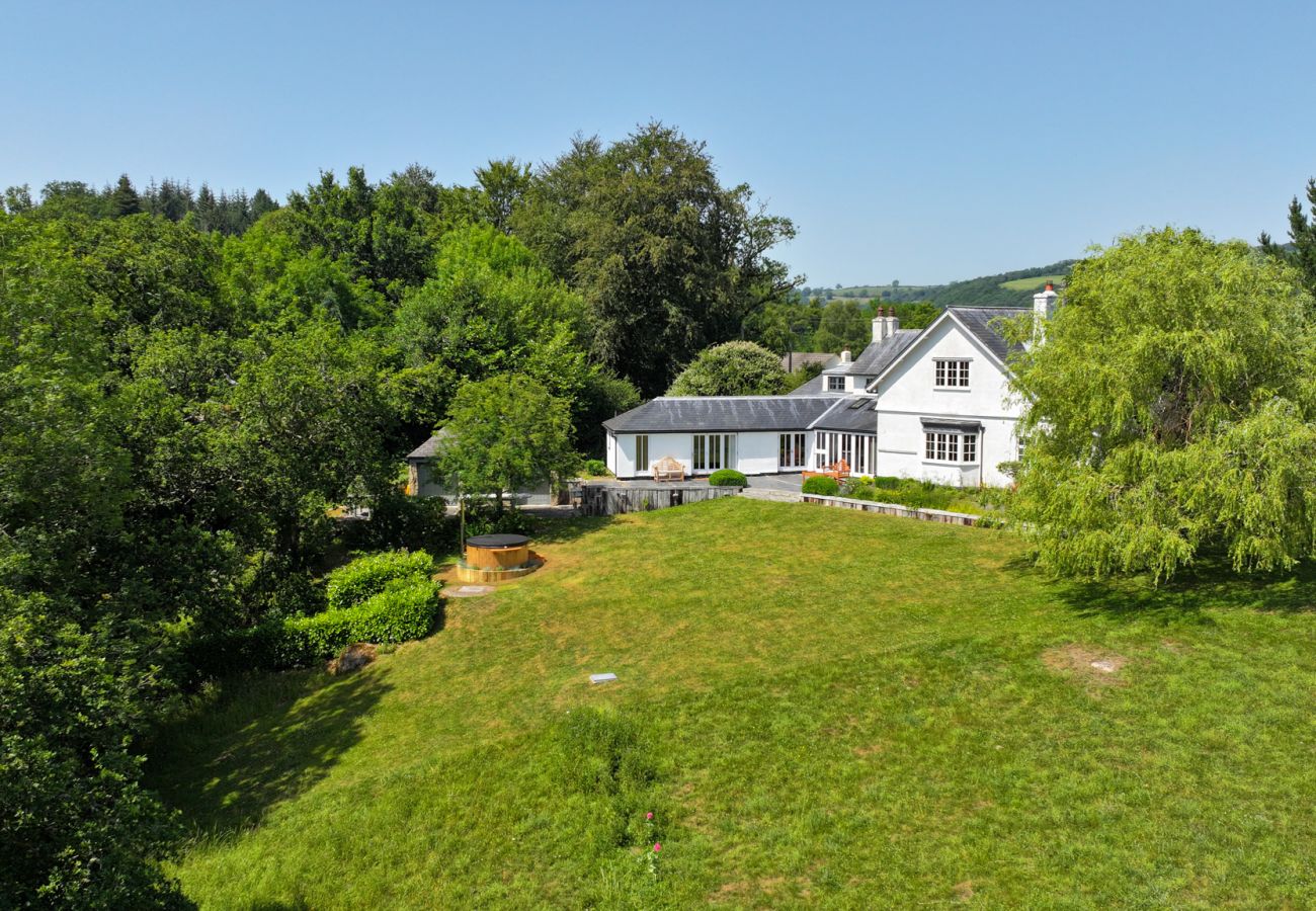 Casa a Lustleigh - Higher Mapstone – Luxury Dartmoor Retreat with Hot Tub, Speactular Views and Games Barn