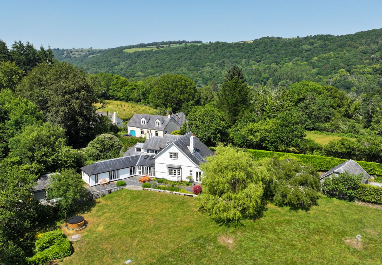 Casa a Lustleigh - Higher Mapstone – Luxury Dartmoor Retreat with Hot Tub, Speactular Views and Games Barn