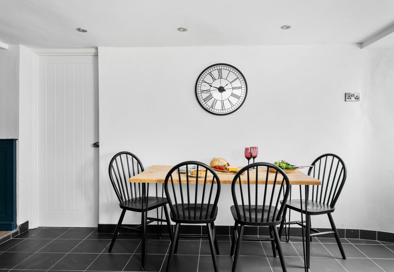 Appartamento a Teignmouth - Coombe Bank – Modern Coastal Apartment Steps from Teignmouth Back Beach