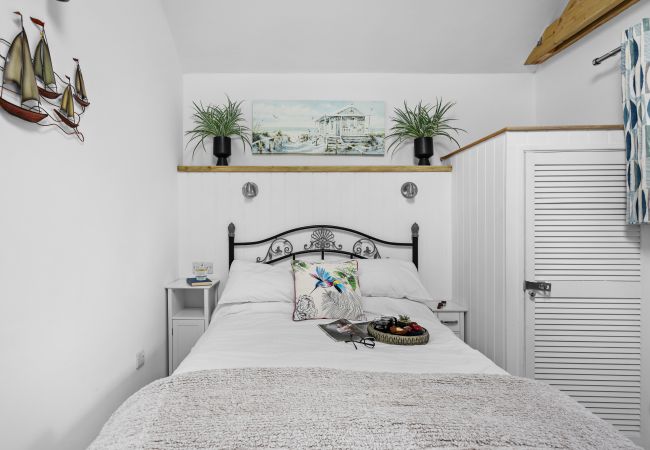 Casa a Torquay - The Boathouse - Panoramic Sea View Retreat, near Town, Marina & Beach and Parking Casa a Torquay - The Boathouse - Panoramic Sea View Retreat, near Town, Marina & Beach and Parking