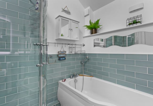 Casa a Torquay - The Boathouse - Panoramic Sea View Retreat, near Town, Marina & Beach and Parking Casa a Torquay - The Boathouse - Panoramic Sea View Retreat, near Town, Marina & Beach and Parking