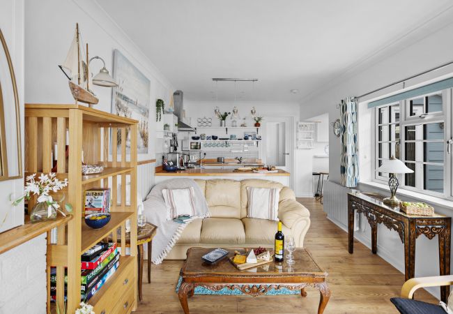 Casa a Torquay - The Boathouse - Panoramic Sea View Retreat, near Town, Marina & Beach and Parking Casa a Torquay - The Boathouse - Panoramic Sea View Retreat, near Town, Marina & Beach and Parking
