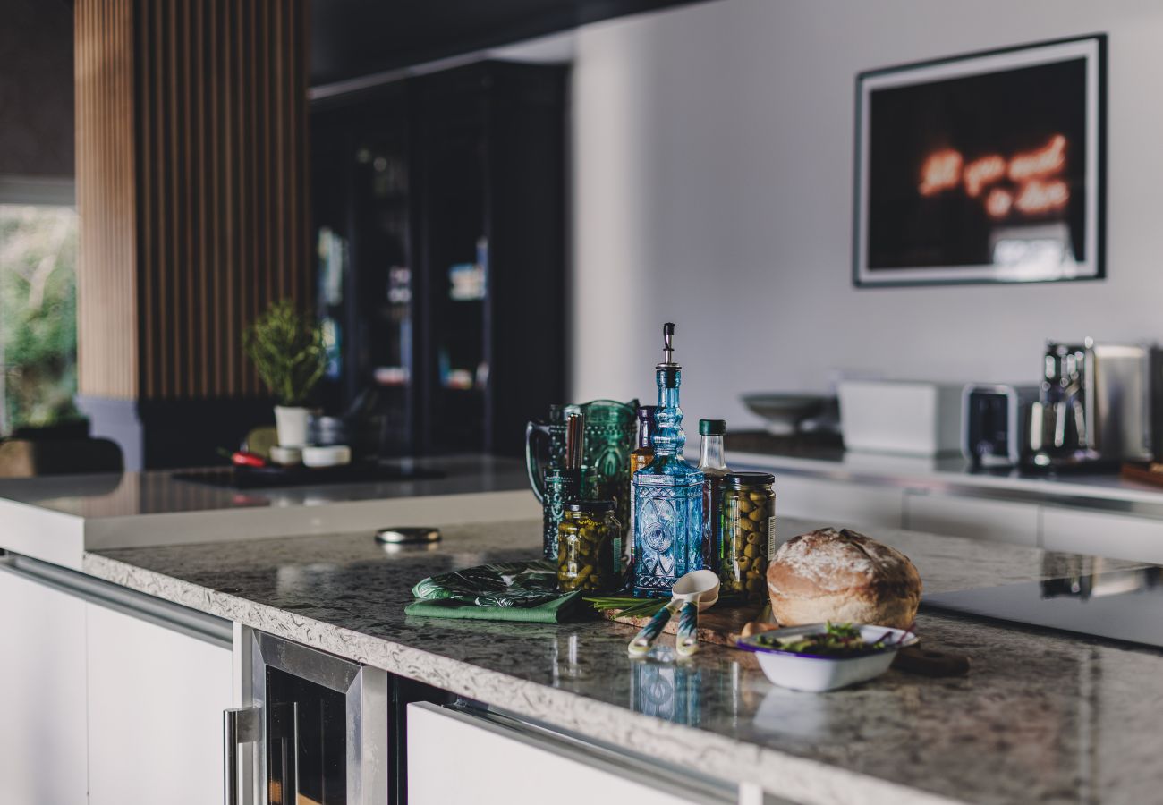 Casa a Bishopsteignton - The Curlews - Waterside, boutique home with 10 person spa